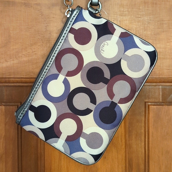 Coach Wristlet - Picture 3 of 7